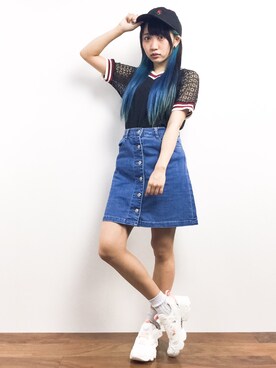 椎名成美さんの「ボタンＡラインミニスカート  718769 」を使ったコーディネート