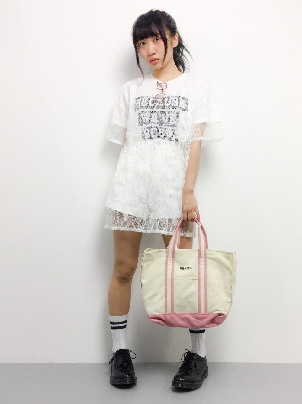 椎名成美さんの「WEGO/レースレイヤードTシャツ（WEGO）」を使ったコーディネート