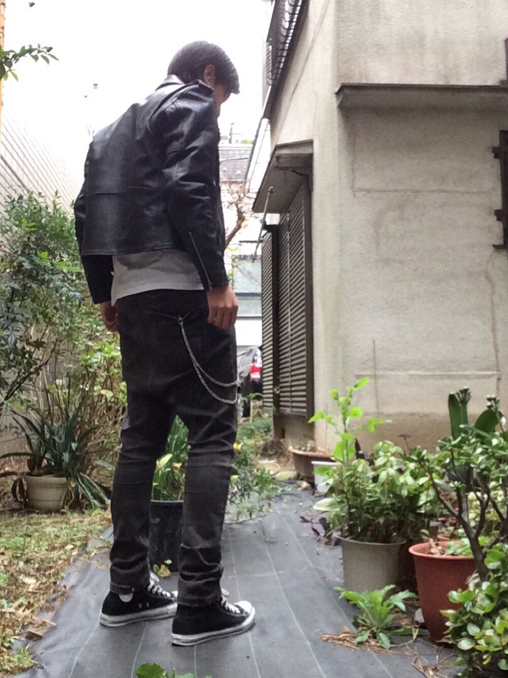 「TOKYO、NAKANO、fashion、ライダース、コンバース」｜「VINTAGEのアイテム（ライダースジャケット、ブラック系）」を使った、SAIさん（メンズ・179cm）の冬コーディネートの1枚目の写真