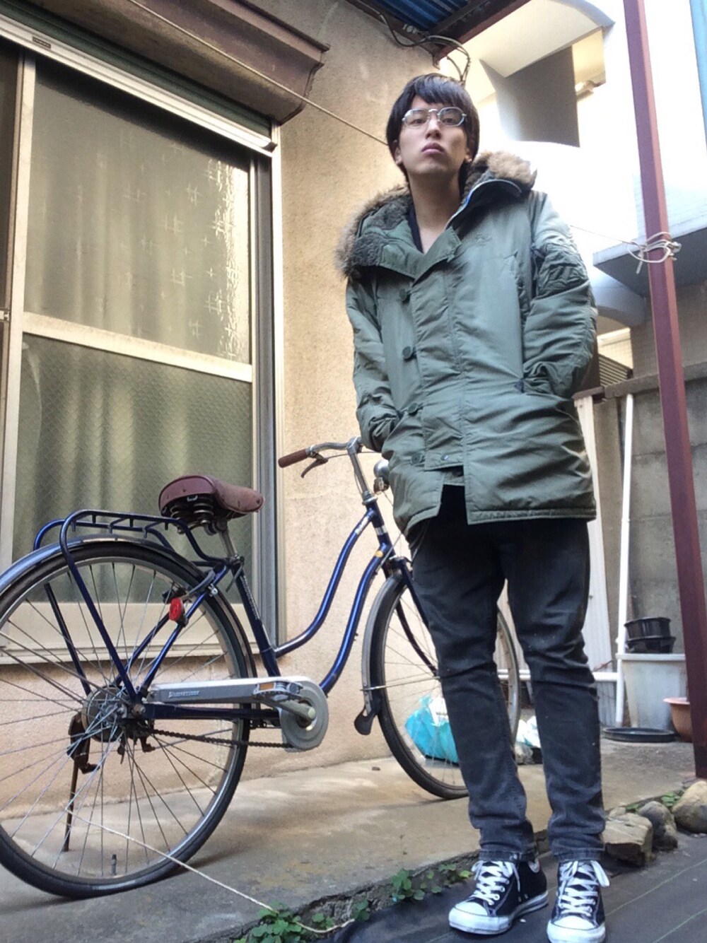 「TOKYO、NAKANO、川島商店街、fashion、alpha、コンバース」｜「Alpha Industriesのアイテム（モッズコート、グリーン系）」を使った、SAIさん（メンズ・179cm）の冬コーディネートの1枚目の写真