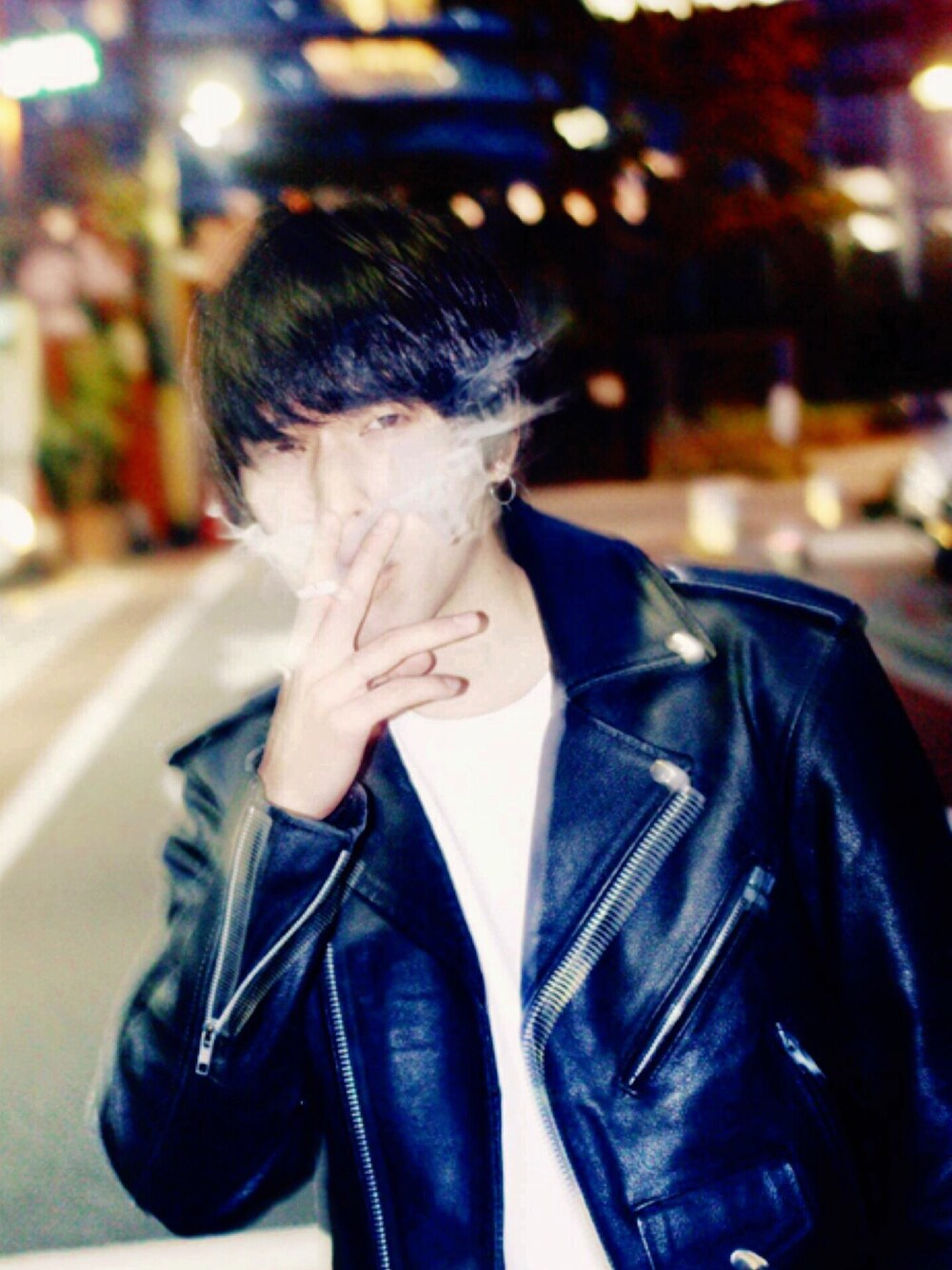 「東京、大崎、山手通り、smoke、Saint Laurent、COMME des GARÇONS」｜「SAINT LAURENT PARISのアイテム（ライダースジャケット、ブラック系）」を使った、SAIさん（メンズ・179cm）の冬コーディネートの1枚目の写真