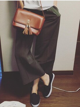 「GU（ジーユー）のアイテム（その他パンツ、グリーン系）」を使った、あおいさん（レディース・164cm）の秋コーディネート
