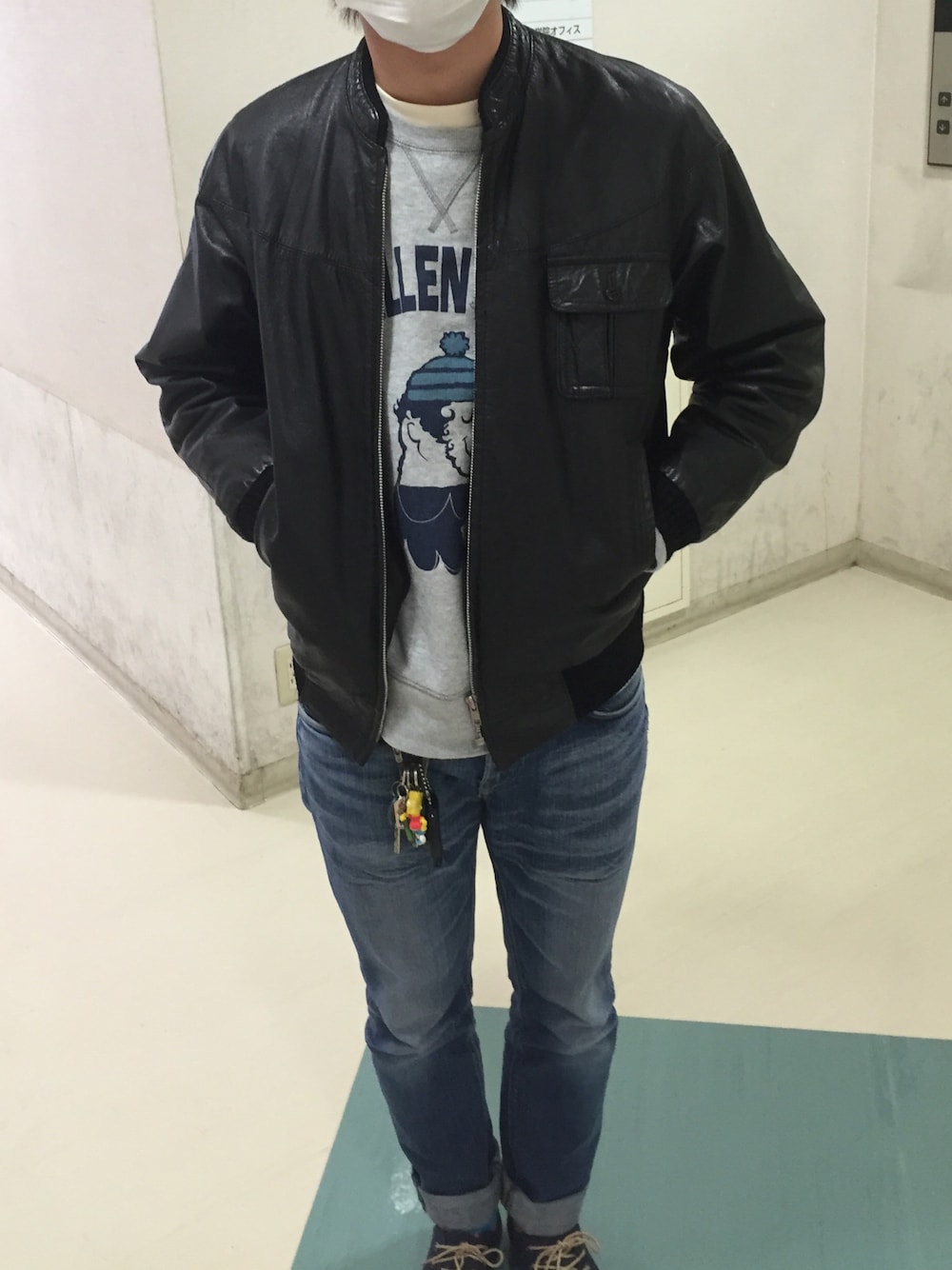 「予備校」｜「VANSのアイテム（スニーカー、ブラック系）」を使った、soraさん（メンズ・175cm）の冬コーディネートの1枚目の写真
