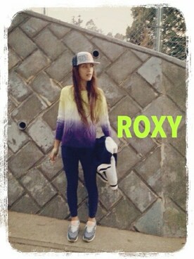 「ROXY（ロキシー）のアイテム（帽子）」を使った、EMIRIさん（レディース・165cm）の春コーディネート