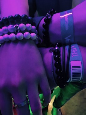 「アイテム（ブレスレット）」を使った、HEXAROさん（メンズ・185cm）の春コーディネート