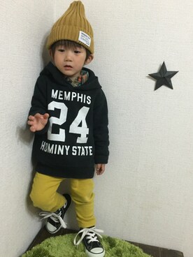 「アイテム（ラッピングキット、レッド系）」を使った、JINさん（キッズ・80cm）の秋コーディネート