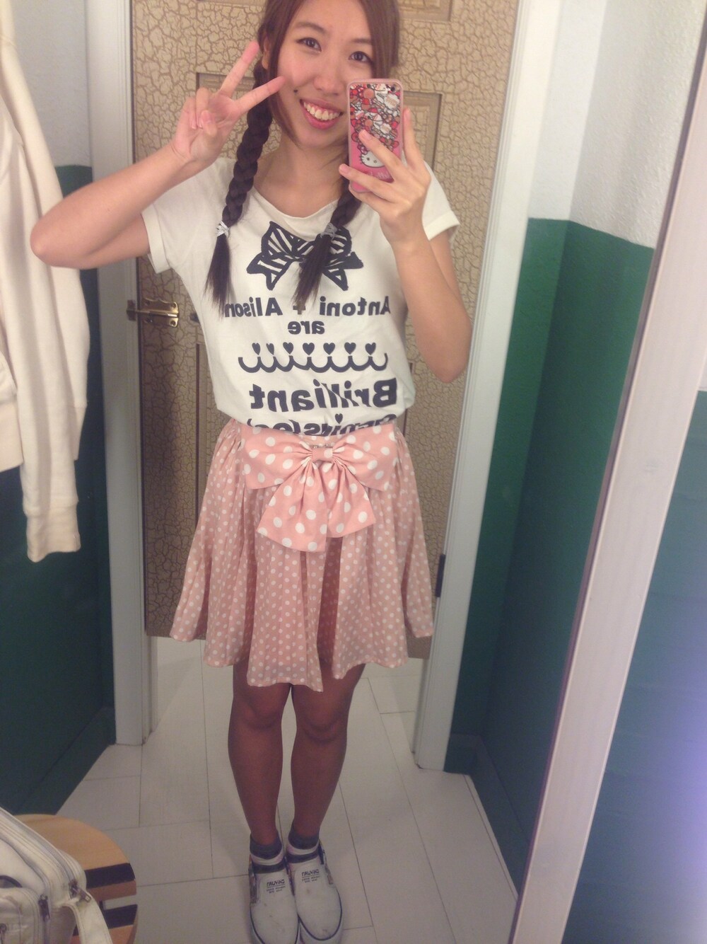 「dotted、pink、Kawaii」｜「UNIQLOのアイテム（Tシャツ/カットソー、ホワイト系）」を使った、arielchowchowさん（レディース・165cm）の夏コーディネートの1枚目の写真