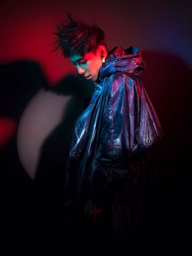 「blue」｜「アイテム（ナイロンジャケット）」を使った、tianyo 馬天佑さん（メンズ・175cm）の夏コーディネート