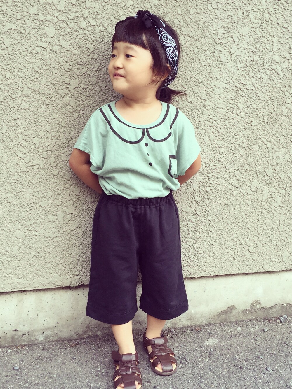 「2歳、キッズコーデ、娘コーデ、無印良品、ガウチョパンツ、パッツン前髪、ダイソー、西松屋、kids、女の子」｜「無印良品のアイテム（パンツ、ブラック系）」を使った、さーにゃさん（キッズ・90cm）の夏コーディネートの1枚目の写真