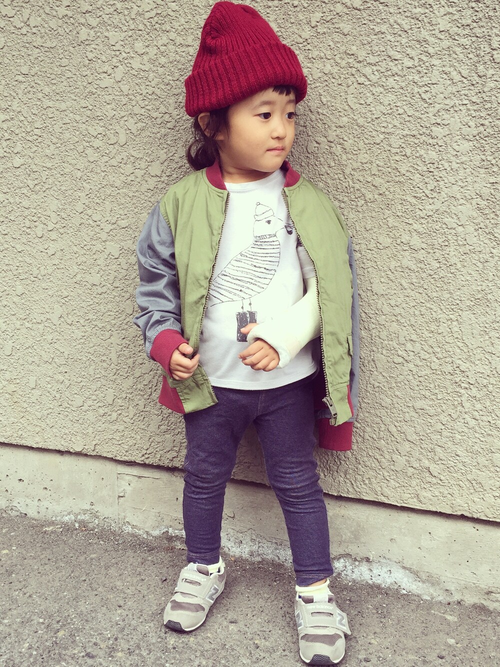 「3coins、UNIQLO、uu、New Balance、韓国子供服、ミリタリー、2歳、2歳10ヶ月、ミリタリージャケット、ブルゾン」｜「UNIQLOのアイテム（ミリタリージャケット、グリーン系）」を使った、さーにゃさん（キッズ・90cm）の秋コーディネートの1枚目の写真