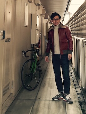 「アイテム（ミリタリージャケット、ブラウン系）」を使った、デニメガネさん（メンズ・169cm）の冬コーディネート