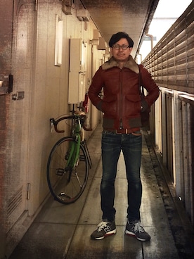 「アイテム（ミリタリージャケット、ブラウン系）」を使った、デニメガネさん（メンズ・169cm）の冬コーディネート