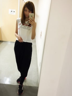 「Keith Haring（キース・ヘリング）のアイテム（トップス）」を使った、橘ゆりかさん（レディース・160cm）の秋コーディネート
