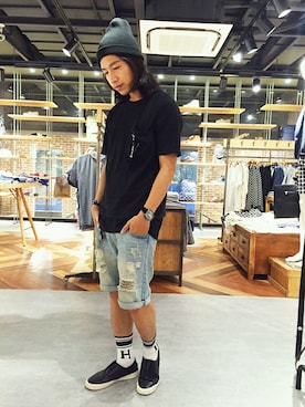「5（ファイブ）のアイテム（シューズ）」を使った、蔡阿翰さん（メンズ・175cm）の秋コーディネート