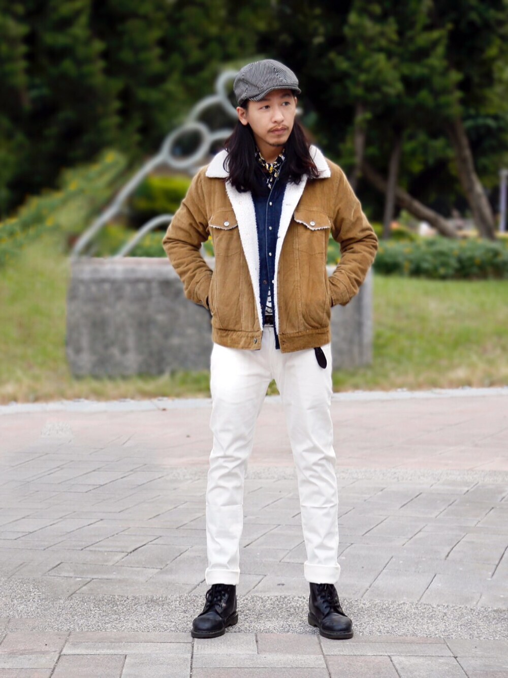 「ootd、秋のコーデ」｜「5のアイテム（ジャケット/アウター、オレンジ系）」を使った、蔡阿翰さん（メンズ・175cm）の秋コーディネートの1枚目の写真