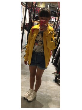 「MONKI（モンキ）のアイテム（スニーカー）」を使った、ITKIさん（レディース・158cm）の秋コーディネート