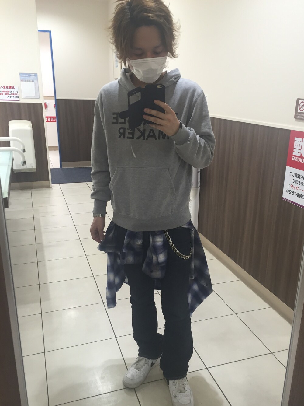 「of the neige style、GOSTAR DE FUGA、NAKED SUN、ストリートカジュアル」｜「OF THE NEIGE STYLEのアイテム（パーカー、グレー系）」を使った、Yu-keyさん（メンズ・172cm）の春コーディネートの1枚目の写真