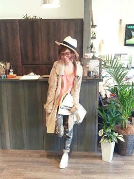 「白いスニーカー」｜「アイテム（トレンチコート）」を使った、SHIORI HIRAI◡̈さん（レディース・153cm）の春コーディネート