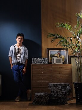 「VINTAGE（ヴィンテージ）のアイテム（チノパンツ、ブルー系）」を使った、Editor Songさん（メンズ・171cm）の秋コーディネート