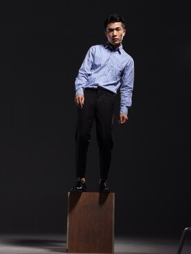 「UNIQLO（ユニクロ）のアイテム（シャツ/ブラウス、ブルー系）」を使った、Editor Songさん（メンズ・171cm）の秋コーディネート