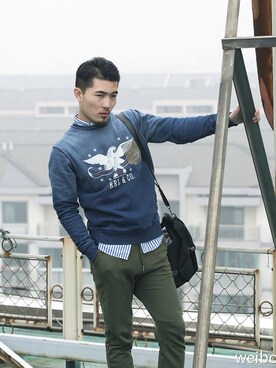 「BEAUTY&YOUTH UNITED ARROWS（ビューティーアンドユースユナイテッドアローズ）のアイテム（Tシャツ/カットソー、ブルー系）」を使った、Editor Songさん（メンズ・171cm）の冬コーディネート