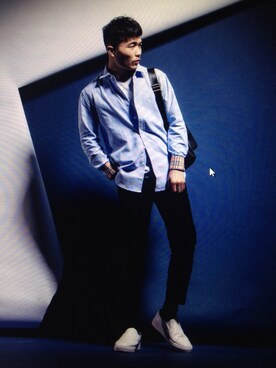 「LACOSTE（ラコステ）のアイテム（シャツ/ブラウス、ブルー系）」を使った、Editor Songさん（メンズ・171cm）の冬コーディネート