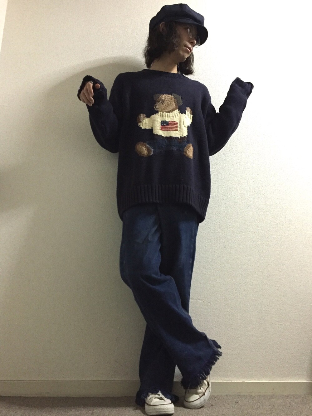 「キャスケット、Ralph Lauren、ニット、リメイク、デニム、スニーカー、コンバース、冬、冬コーデ、シンプルコーデ」｜「grace hatsのアイテム（キャスケット、ブルー系）」を使った、かいとさん（メンズ・165cm）の冬コーディネートの1枚目の写真