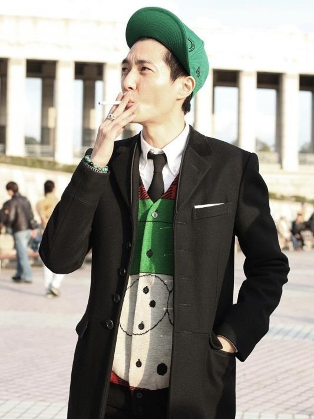 「Munsoo Kwon」｜「KENZOのアイテム（キャップ、グリーン系）」を使った、Munsoo Kwonさん（メンズ・179cm）の夏コーディネートの1枚目の写真