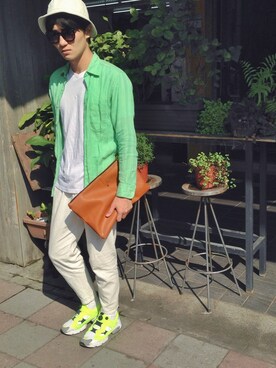 「PULL&BEAR（プルアンドベア）のアイテム（メッセンジャーバッグ）」を使った、由藤輝さん（メンズ・176cm）の秋コーディネート