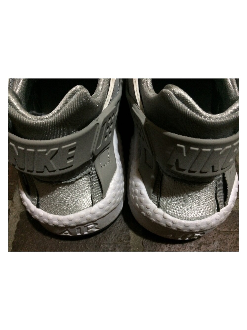 「NIKE、airhuarache、sneakers、gray、LOVE」｜「NIKEのアイテム（スニーカー、グレー系）」を使った、🐷🌟RUKA🌟💗さん（レディース・162cm）の秋コーディネートの1枚目の写真