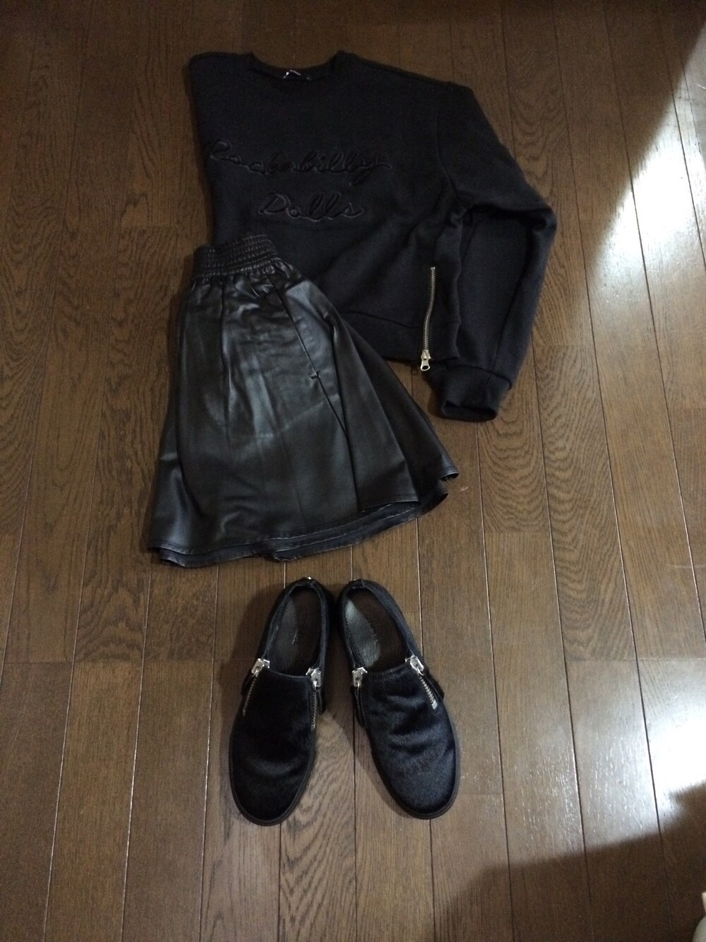 「EMODAのBULKY トップス（トップス、ブラック系）」を使った、🐷🌟RUKA🌟💗さん（レディース・161cm）の秋コーディネートの1枚目の写真