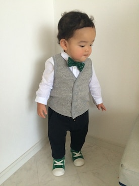 「FITH（フィス）のアイテム（ベスト）」を使った、pecoEMさん（キッズ・80cm）の春コーディネート