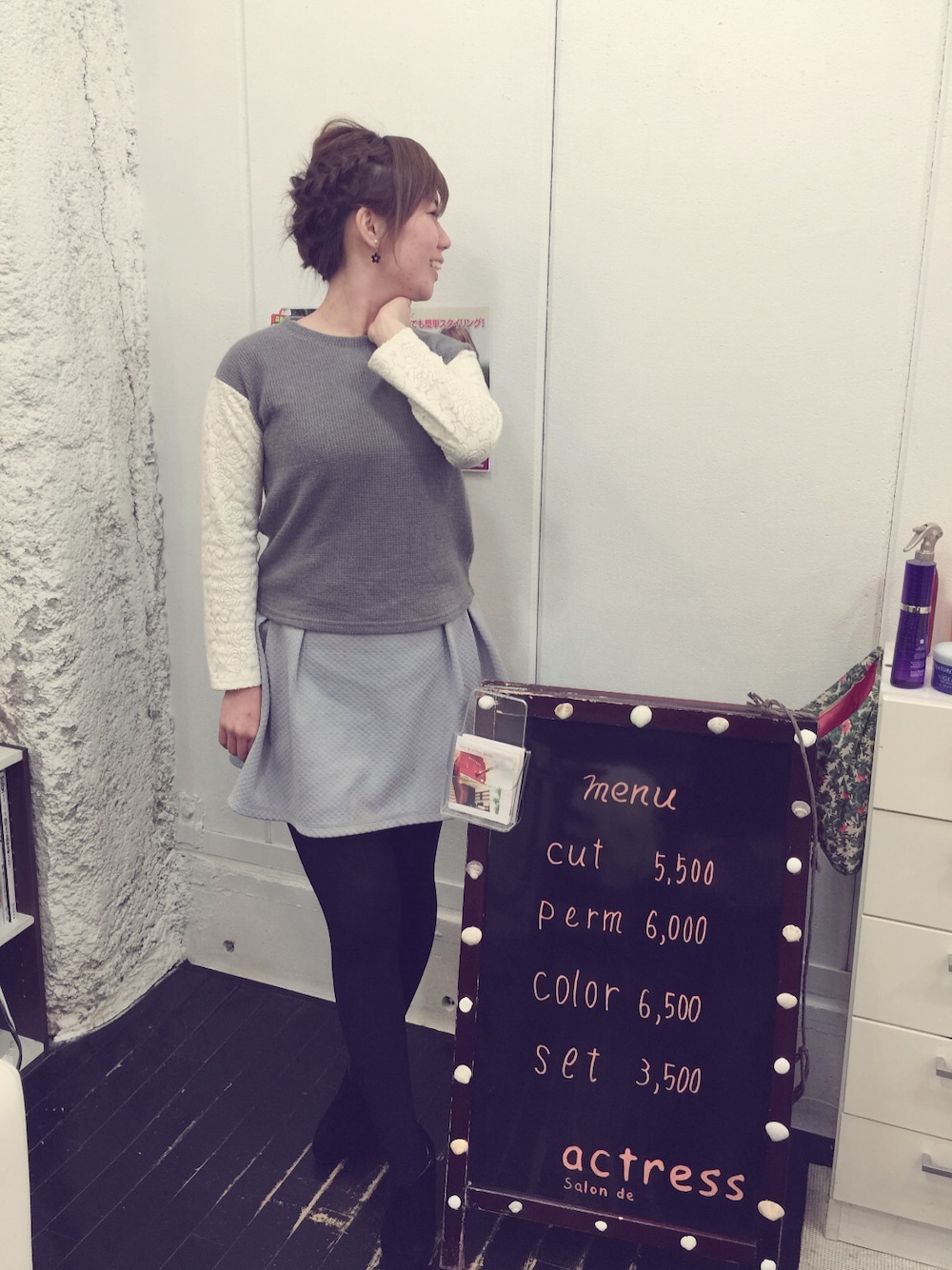 「恵比寿、美容師、ヘアアレンジ、アレンジ練習中、ワンピース、レース、ニット」｜「PAGEBOYのアイテム（ニット/セーター、グレー系）」を使った、yukiさん（レディース・157cm）の冬コーディネートの1枚目の写真