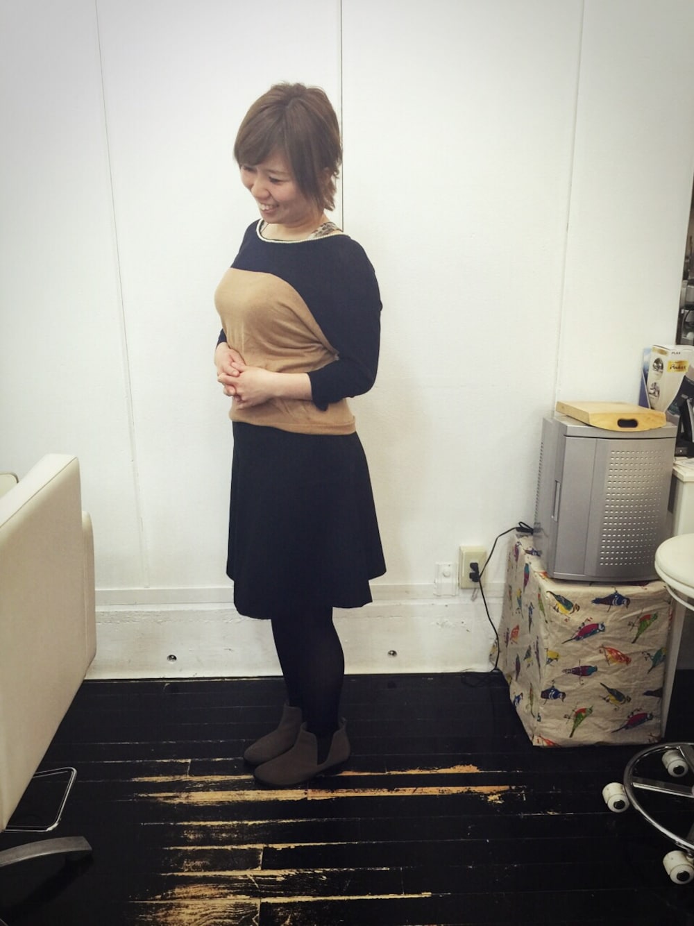 「うすニット、スカート」｜「earth music&ecologyのアイテム（ニット/セーター、ベージュ系）」を使った、yukiさん（レディース・157cm）の春コーディネートの1枚目の写真
