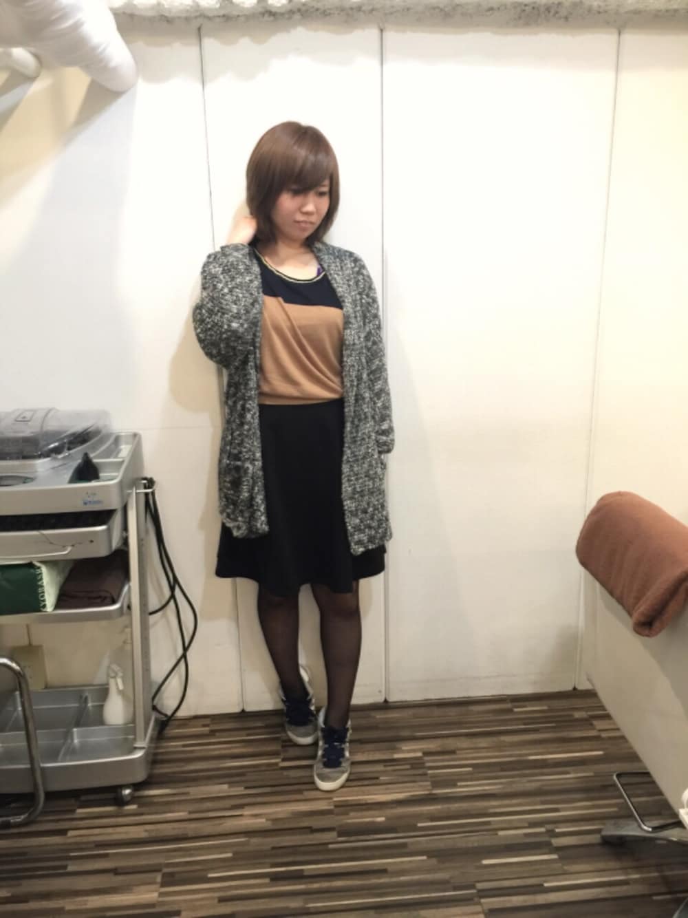 「黒、パール、スカート」｜「E hyphen world galleryのアイテム（ニット/セーター、ブラック系）」を使った、yukiさん（レディース・157cm）の春コーディネートの1枚目の写真