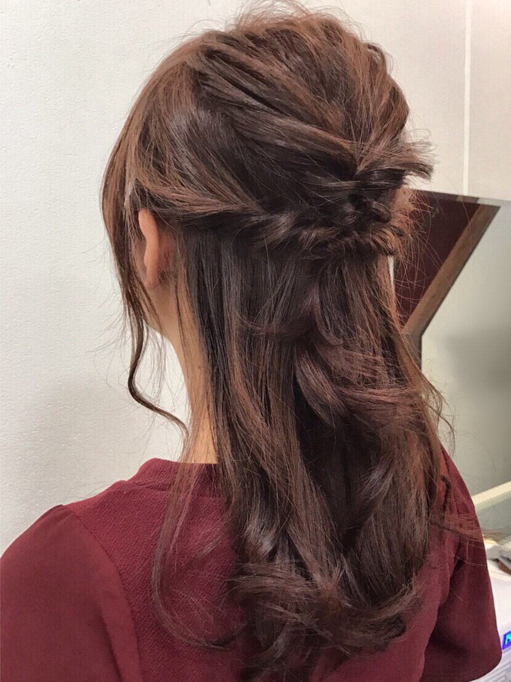 「恵比寿、秋のコーデ、シンプル、ラフ、オトナカジュアル、ボルドー」｜「ヘアアレンジのアイテム（その他、ピンク系）」を使った、yukiさん（レディース・157cm）の秋コーディネートの1枚目の写真