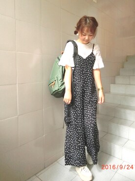 「flower（フラワー）のアイテム（つなぎ/オールインワン）」を使った、MoMoさん（レディース・164cm）の秋コーディネート