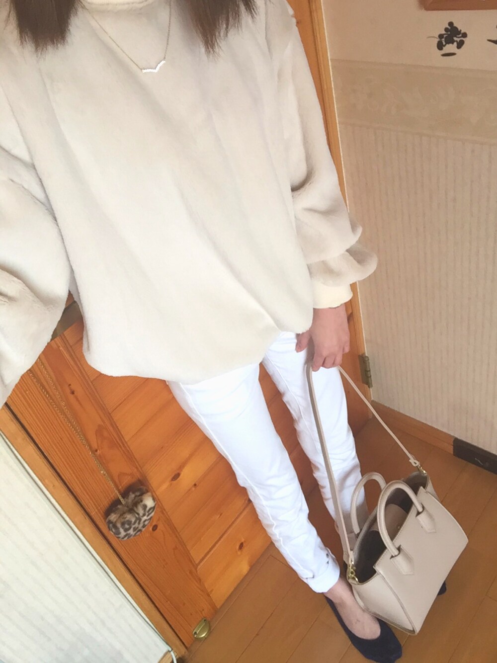 「ワントーンコーデ、ホワイト、ベージュ、fifth、シンプル、GU、ユニクロ」｜「fifthのアイテム（パーカー、ベージュ系）」を使った、みさんさん（レディース・154cm）の春コーディネートの1枚目の写真