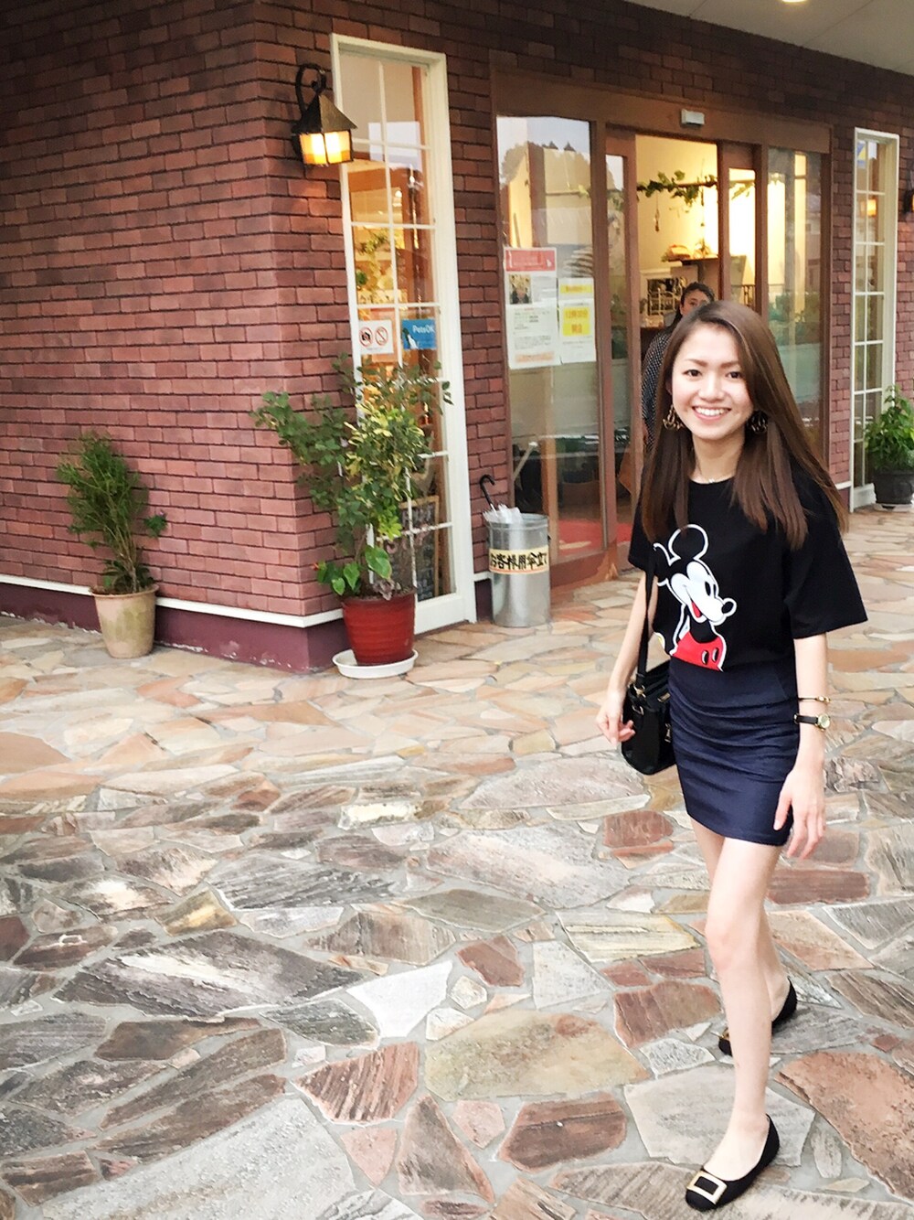 「ノーブランド、ootd、ミッキー、ZARA」｜「ZARAのアイテム（Tシャツ/カットソー、ブラック系）」を使った、みさんさん（レディース・155cm）の秋コーディネートの1枚目の写真