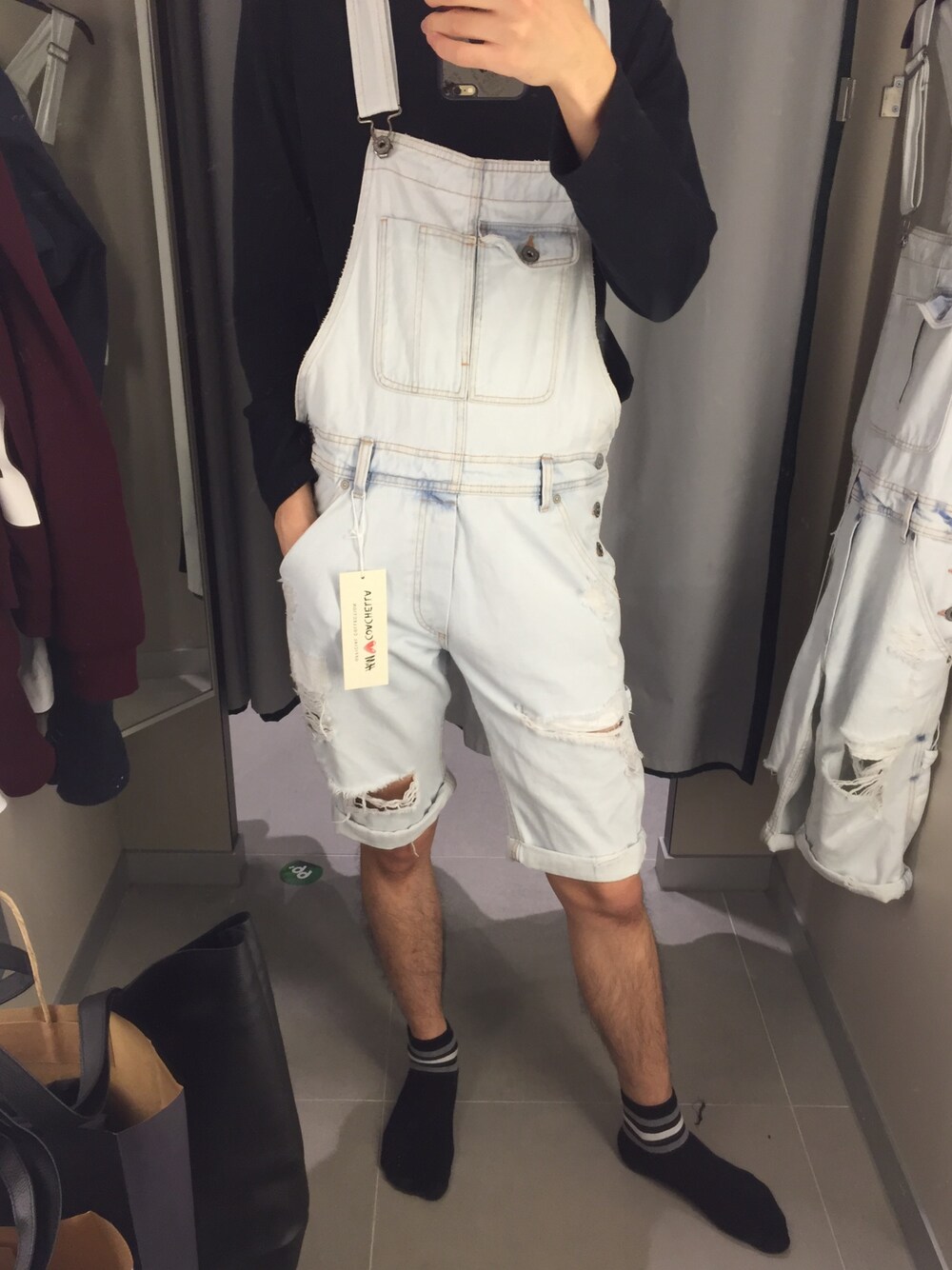 「H&Mのアイテム（オールインワン・サロペット、ブルー系）」を使った、kitelvvさん（メンズ・177cm）の春コーディネートの1枚目の写真