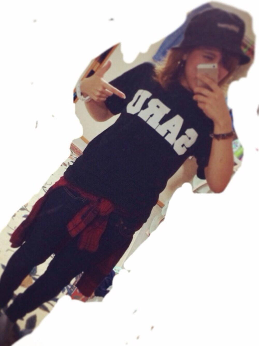 「SANTASTIC!のアイテム（Tシャツ/カットソー、ブラック系）」を使った、assaさん（レディース・162cm）の秋コーディネートの1枚目の写真