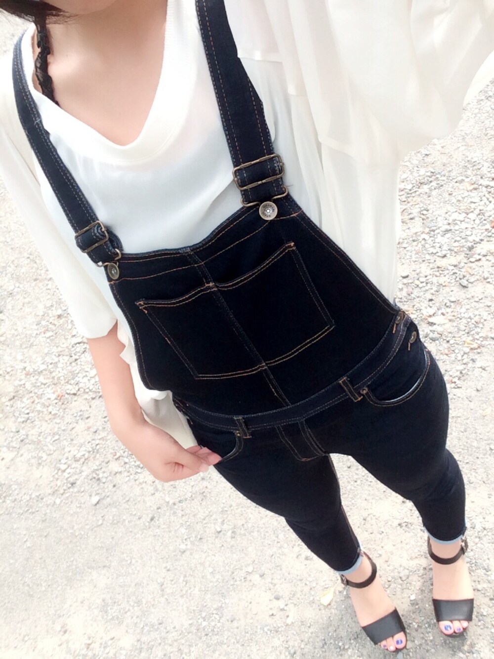 「サロペット、JEANASiS、カフェ、勉強」｜「JEANASISのアイテム（サロペット/オーバーオール、ブルー系）」を使った、とんちゃんさん（レディース・166cm）の秋コーディネートの1枚目の写真