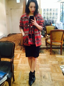 「アイテム（ベスト、レッド系）」を使った、佐々木香奈さん（レディース・163cm）の秋コーディネート