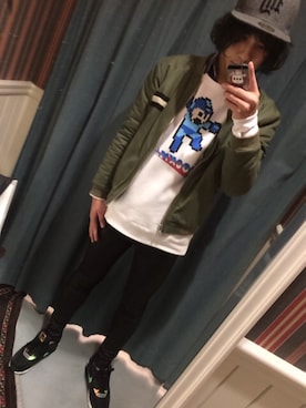 「UNIF（ユニフ）のアイテム（ミリタリージャケット）」を使った、みつるさん（メンズ・183cm）の冬コーディネート