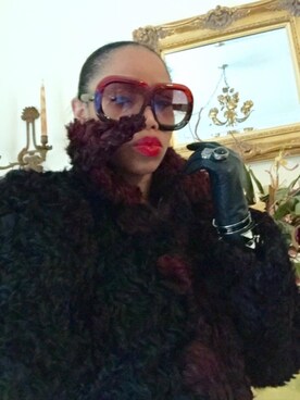 「PRADA（プラダ）のアイテム（チェスターコート）」を使った、Abby Love さん（レディース・165cm）の秋コーディネート