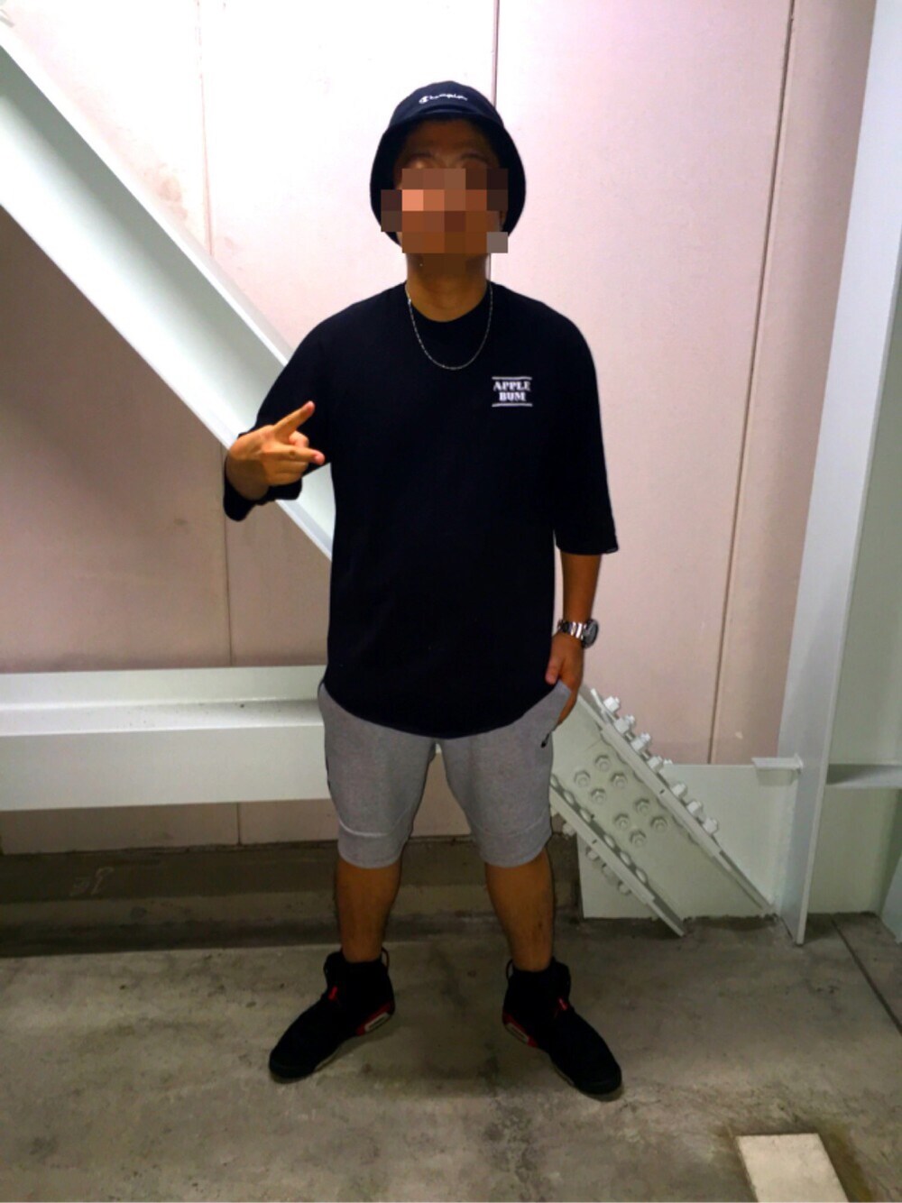 「Jordan、APPLEBUM、NIKE、CASIO、mtg、Champion」｜「APPLEBUMの"TOKYO" Raglan 3/4 Sleeve T-shirt（Tシャツ/カットソー、ブラック系）」を使った、昴さん（メンズ・270cm）の秋コーディネートの1枚目の写真