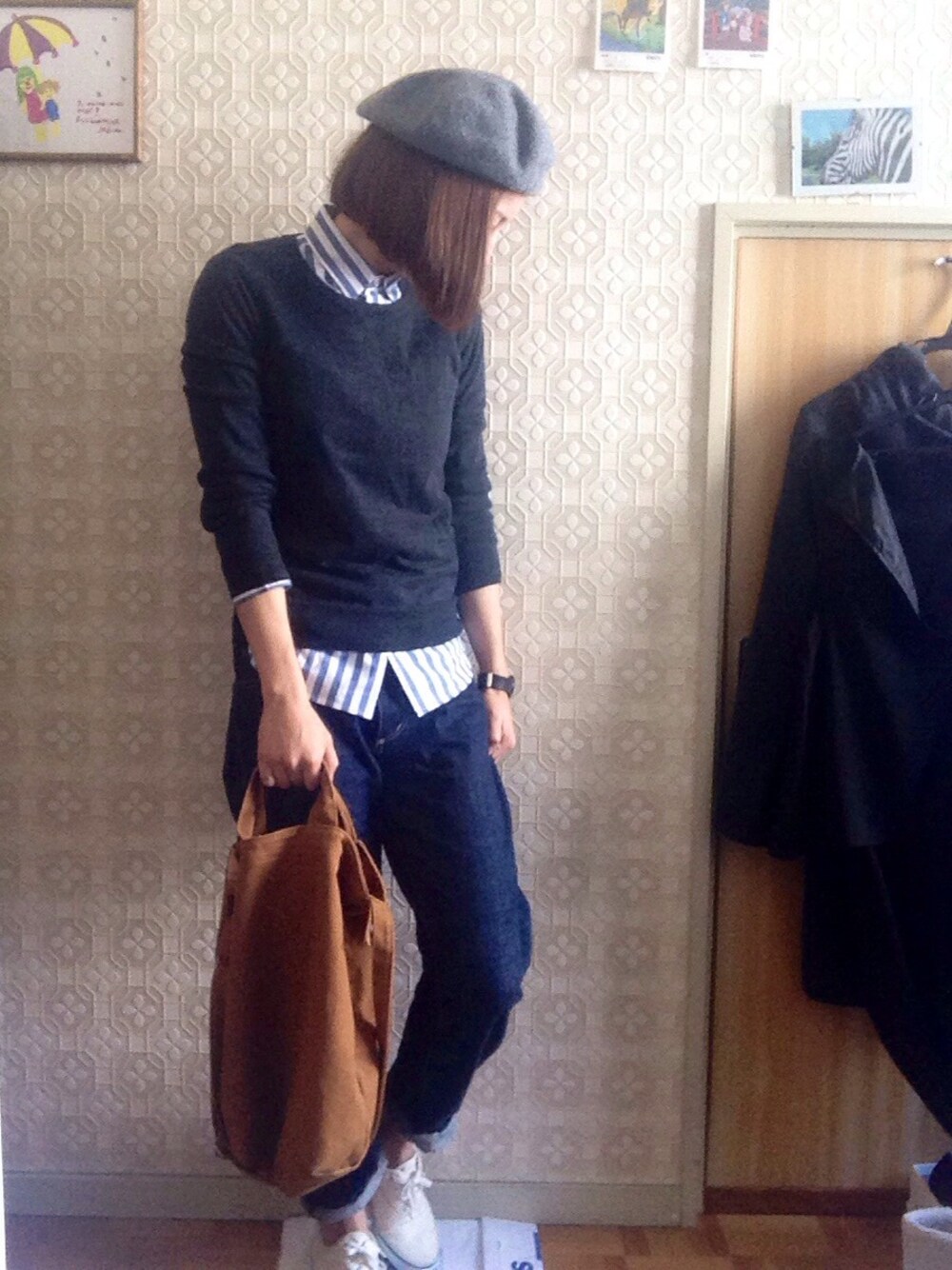 「ストライプ、ベレー帽」｜「UNIQLOのアイテム（ニット/セーター、グレー系）」を使った、ticaさん（レディース・168cm）の秋コーディネートの1枚目の写真