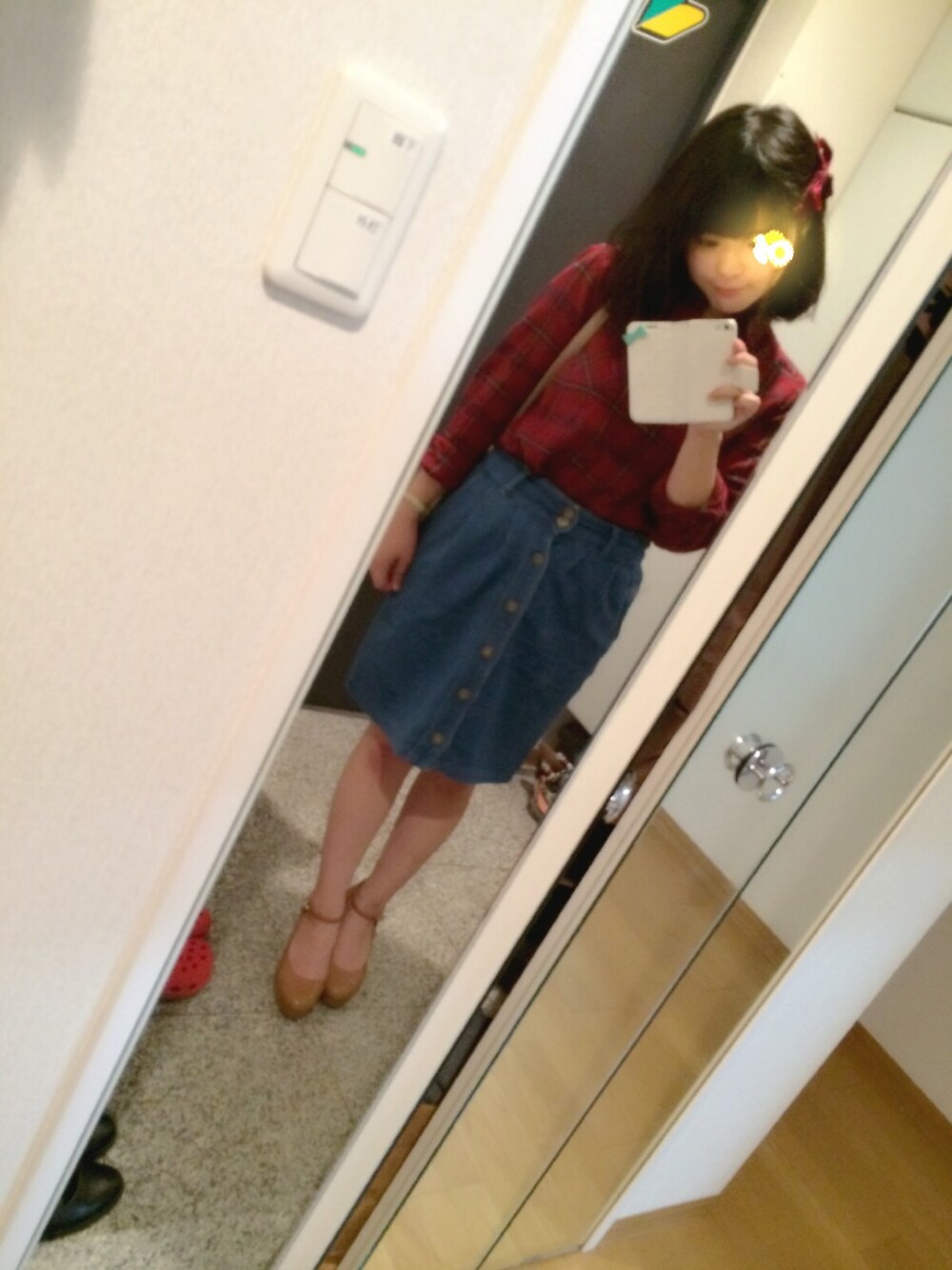 「E hyphen world galleryのアイテム（シャツ/ブラウス、レッド系）」を使った、acha#0さん（レディース・153cm）の秋コーディネートの1枚目の写真