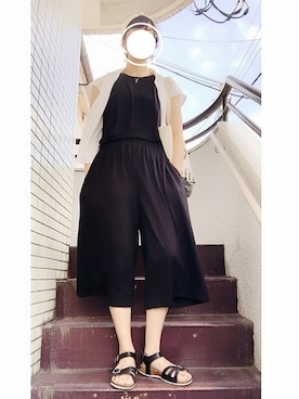 「earth music&ecology（アースミュージックアンドエコロジー）のアイテム（つなぎ/オールインワン、ブラック系）」を使った、かのさん（レディース・165cm）の夏コーディネート