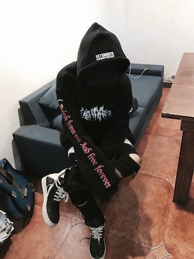 「VETEMENTS（ヴェトモン）のアイテム（パーカー、ブラック系）」を使った、Garyさん（メンズ・168cm）の秋コーディネート